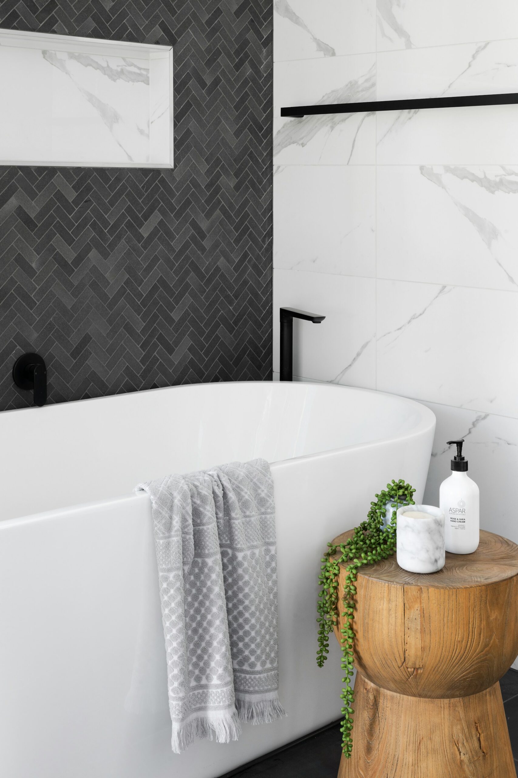 Waterproof tile backsplash for bathrooms Waterproof tile backsplash for bathrooms